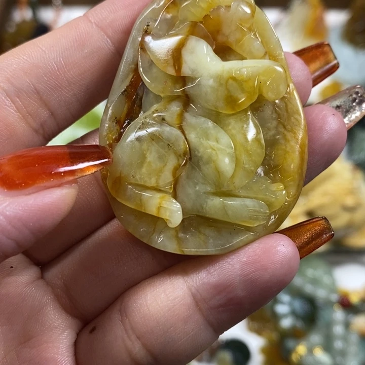 蛇纹石玉未镶嵌吊坠