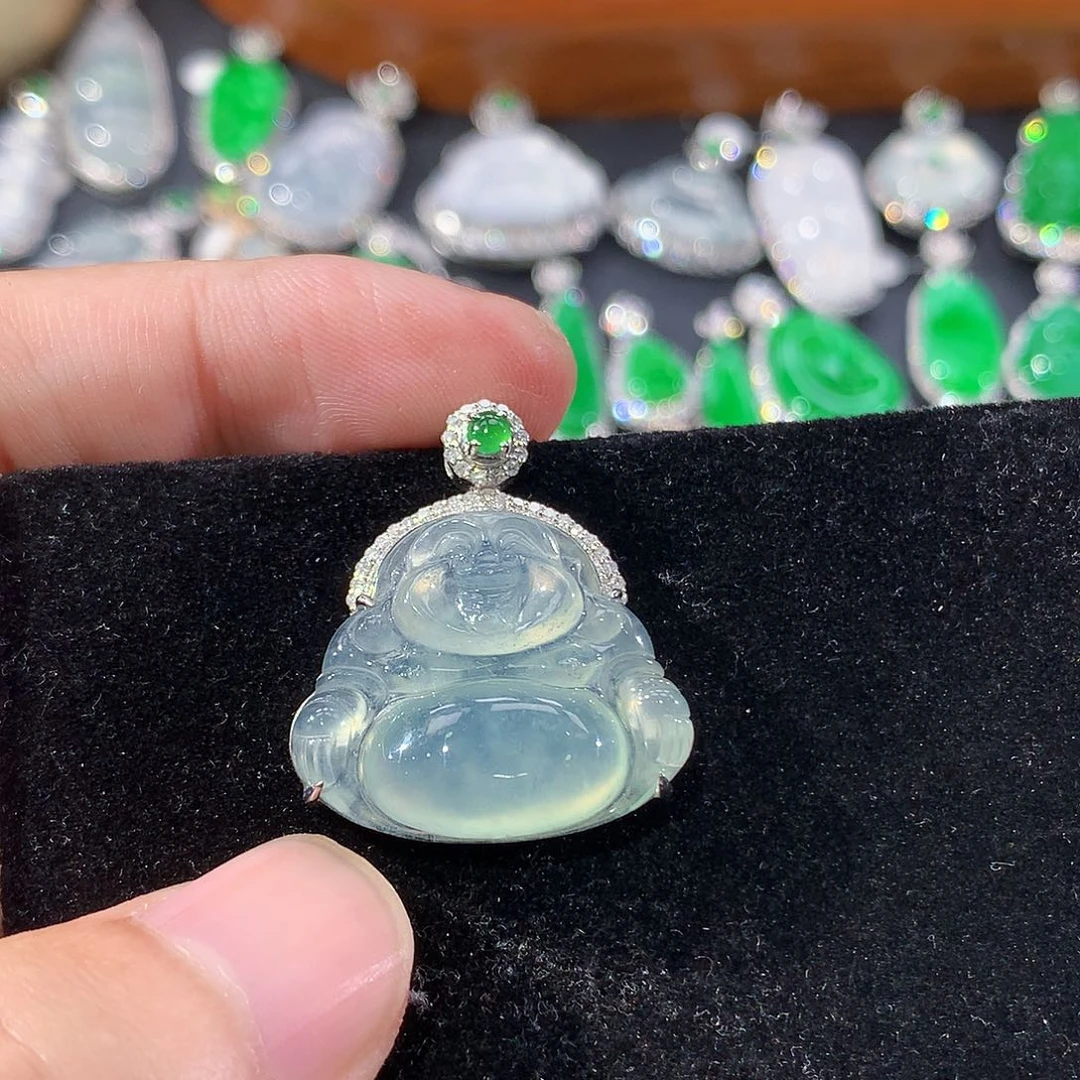 翡翠18K金镶嵌颈饰