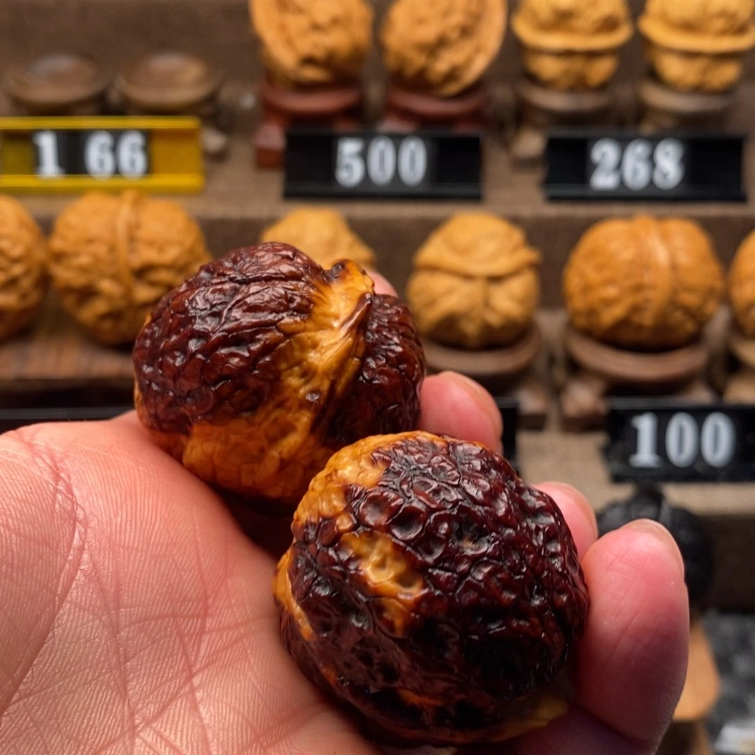 文玩核桃把件北*.铁核桃