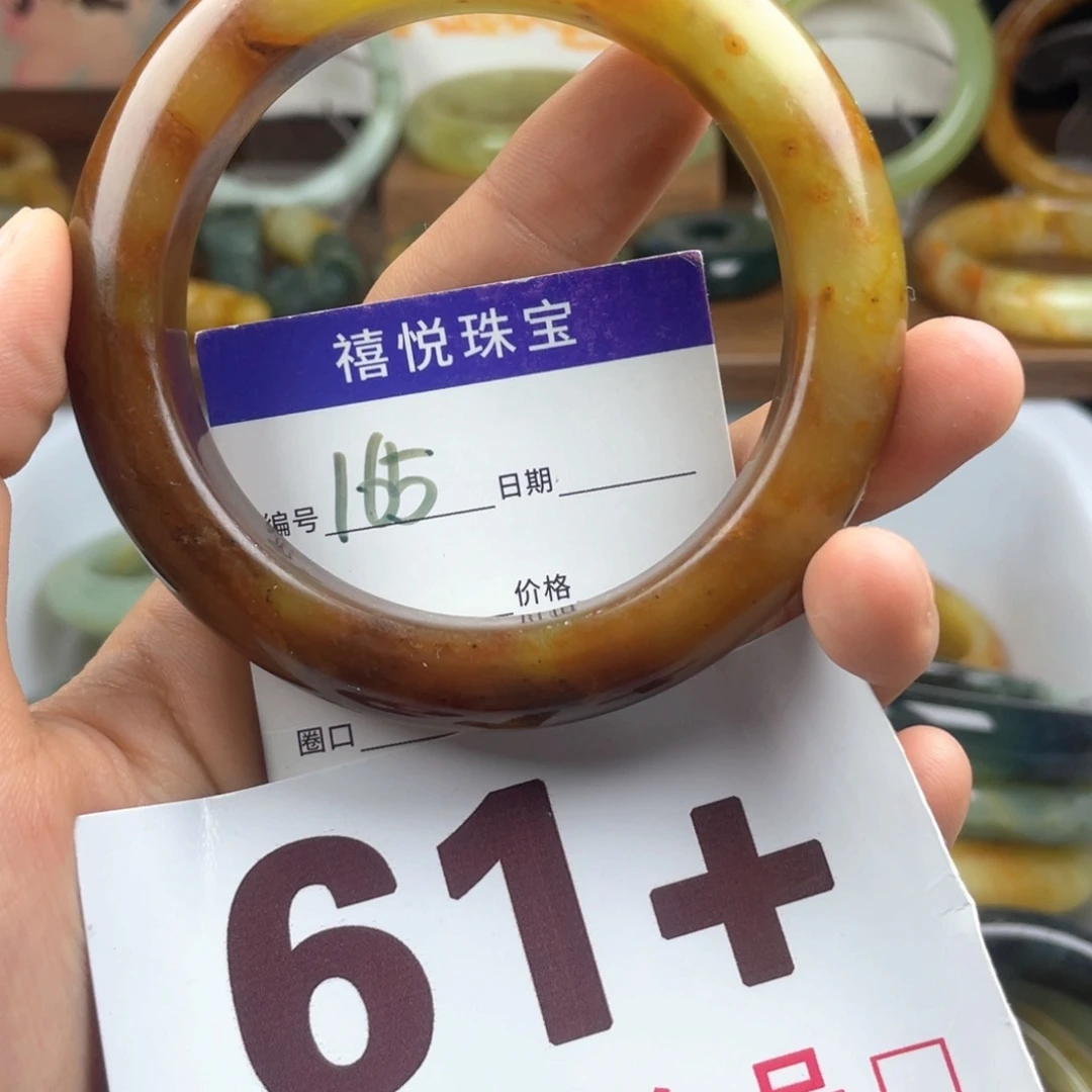 未镶嵌蛇纹石玉手镯春****佳