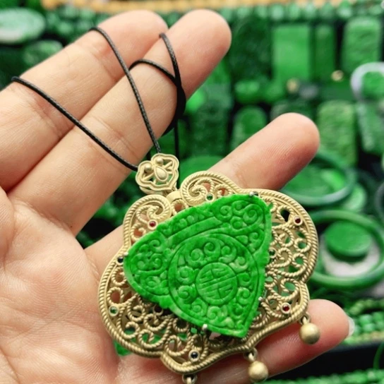 翡翠未镶嵌颈饰吊坠