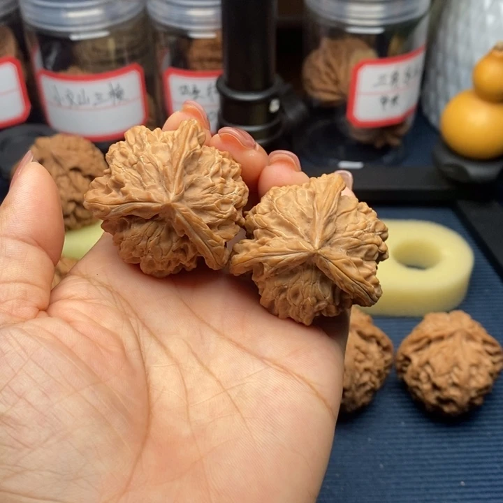 吊坠文玩核桃40盘山三棱全品