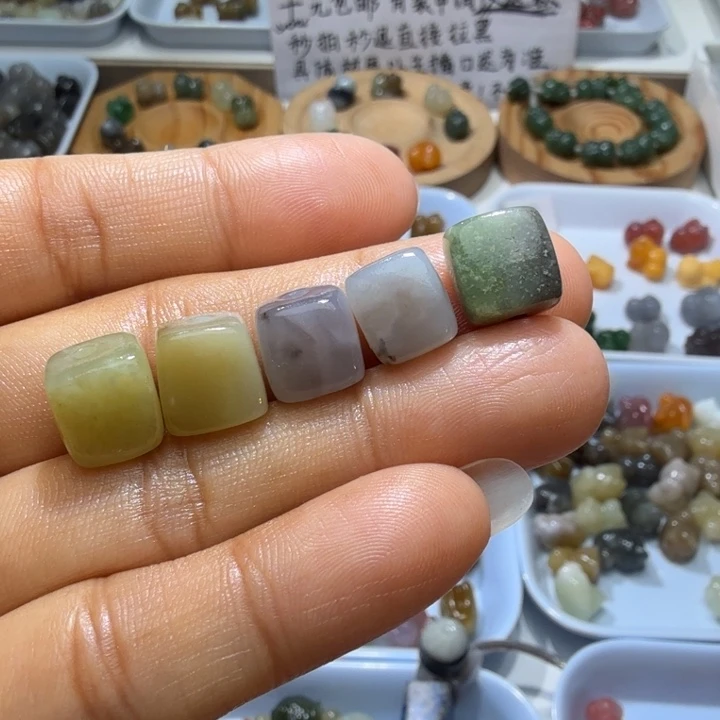 和田玉未镶嵌珠宝奇石