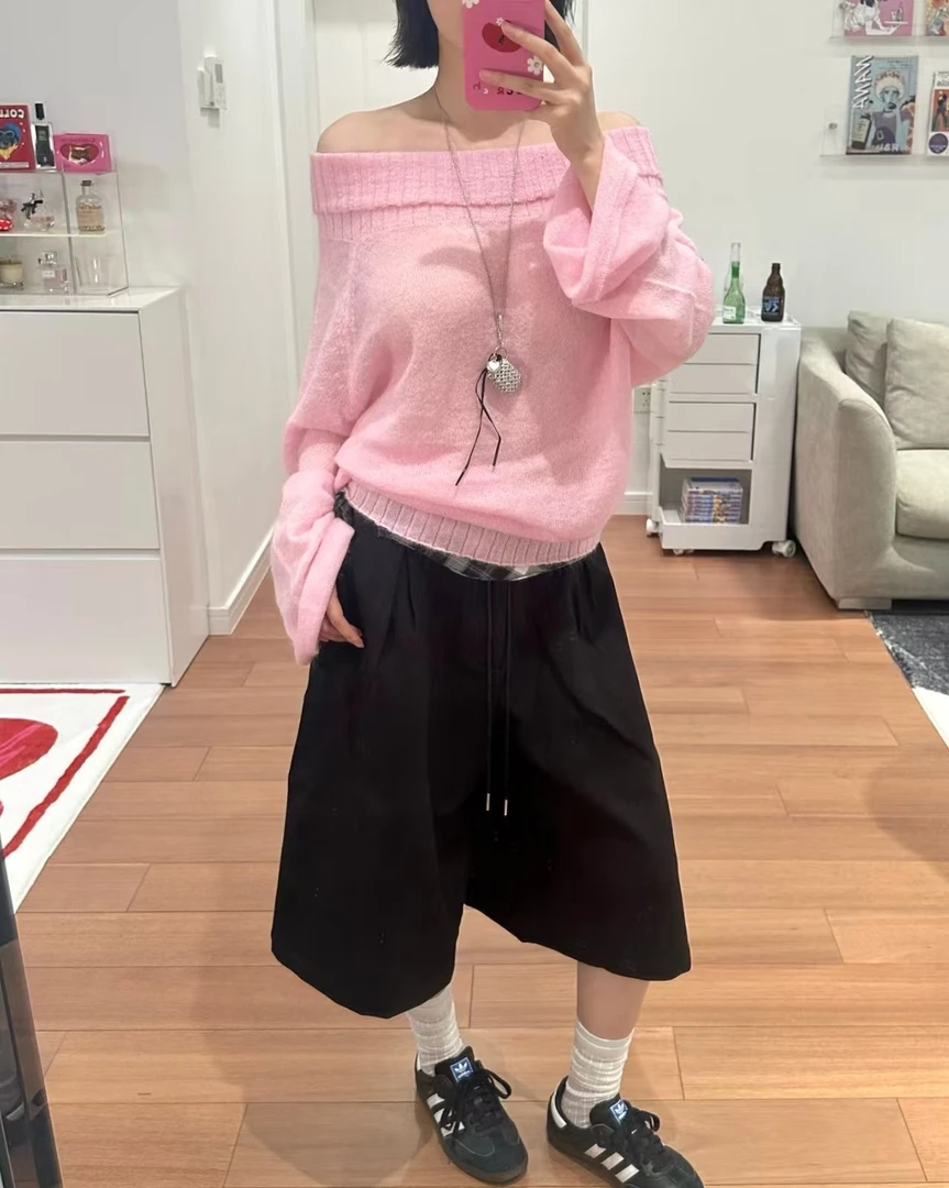 慵懒风粉色一字肩针织衫毛衣女秋季新款性感纯欲微透长袖罩衫上衣