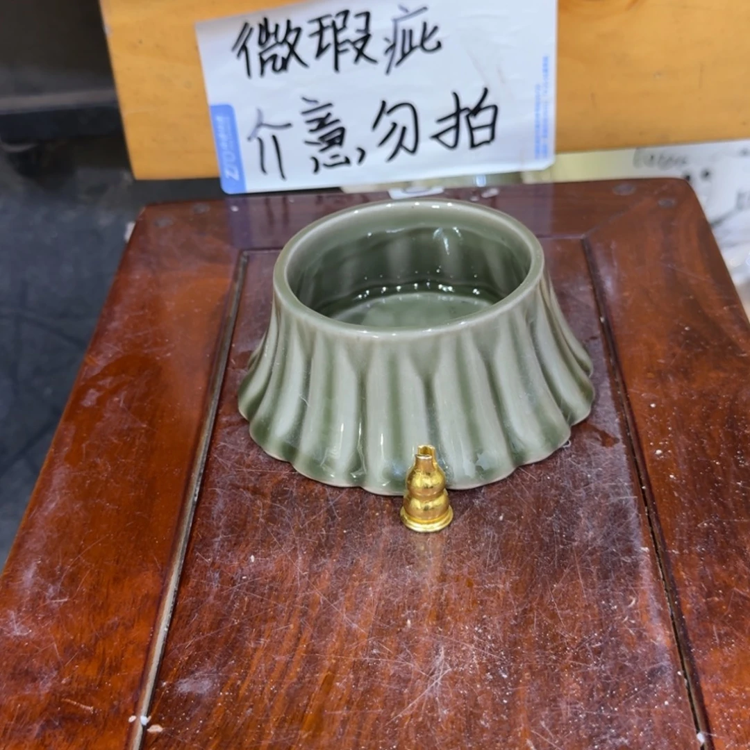 微瑕疵介意勿拍陶瓷器皿A881