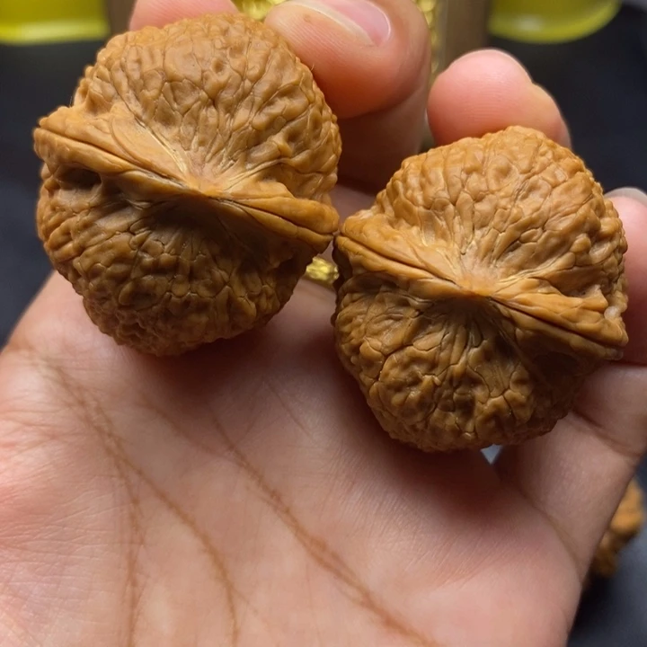 文玩核桃把件41尺密纹狮子
