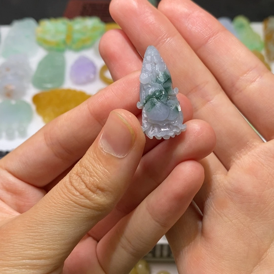 翡翠未镶嵌颈饰吊坠