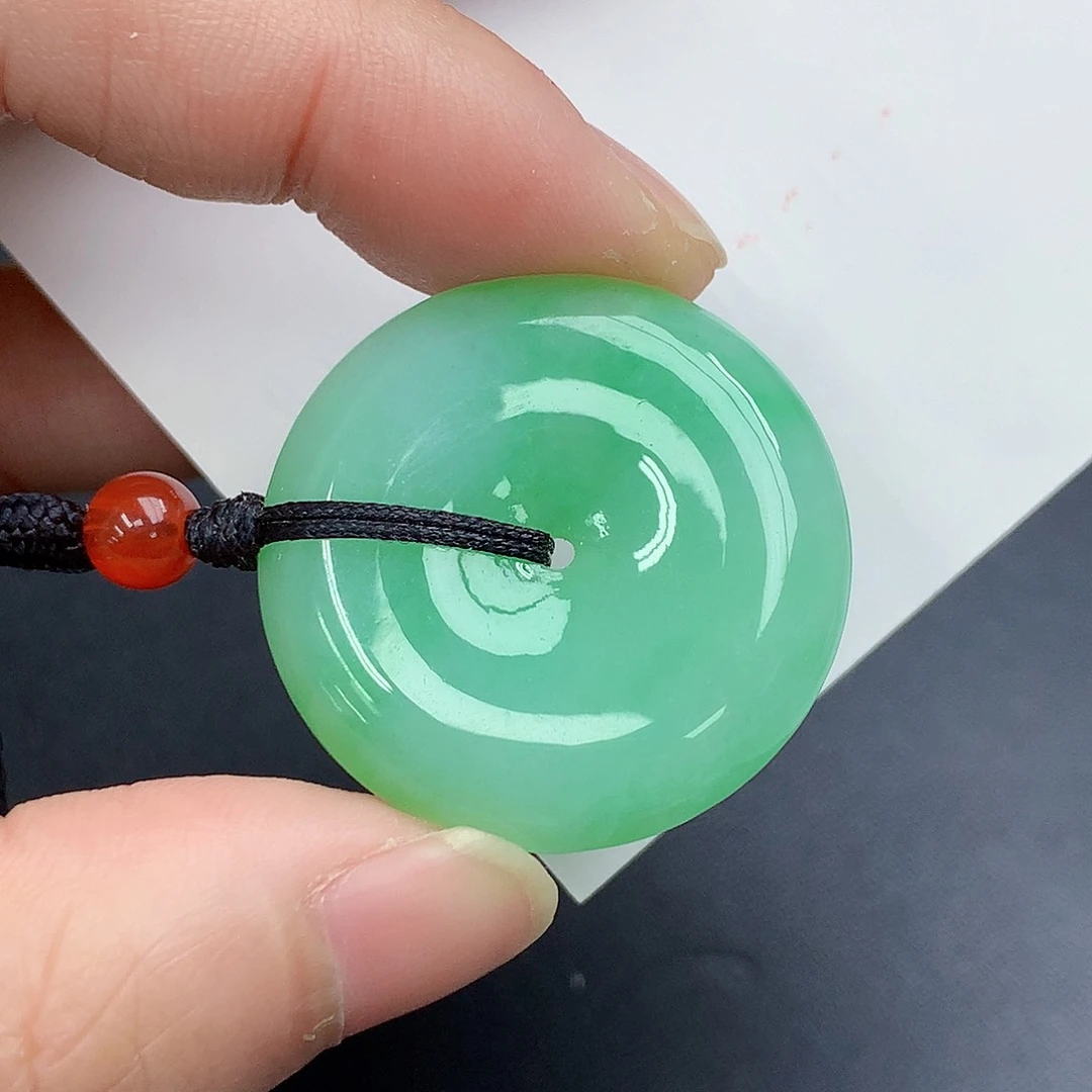 颈饰未镶嵌翡翠平安扣