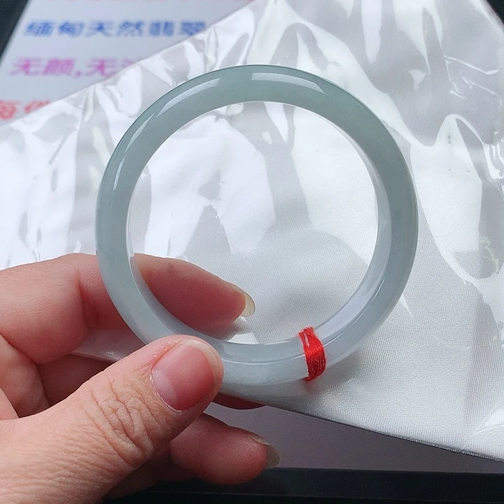 翡翠手镯未镶嵌翡翠071