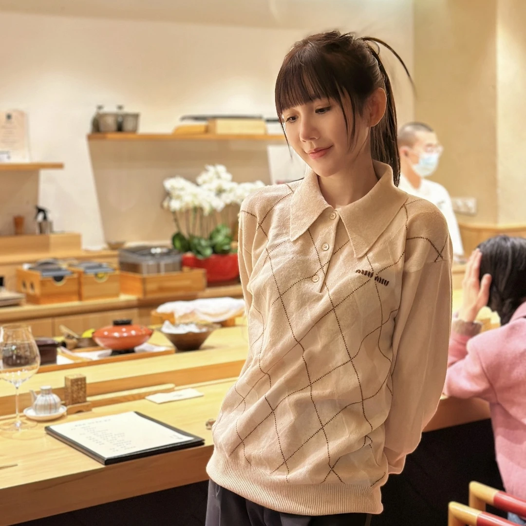 全新未使用 MIU MIU/缪缪 翻领针织长袖 米色/36