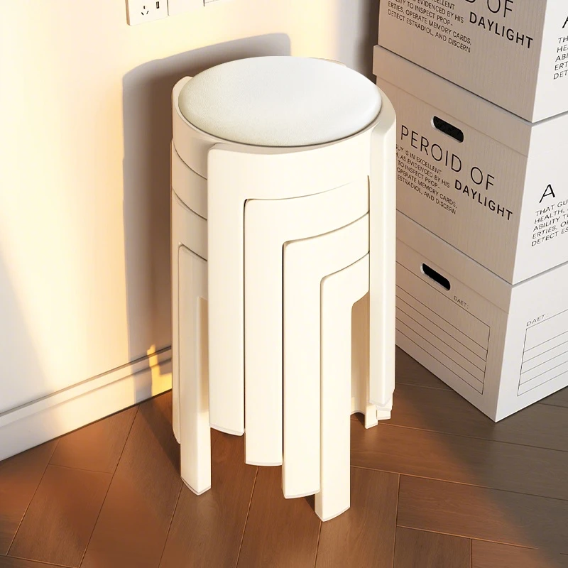 奶油风软包塑料凳子可叠放家用加厚结实耐用旋风圆凳备用餐桌椅子