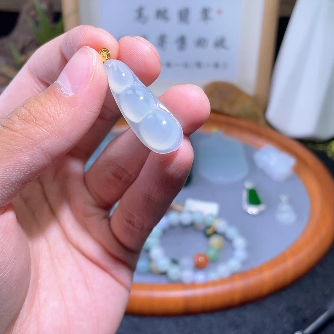 翡翠18K金镶嵌颈饰吊坠14