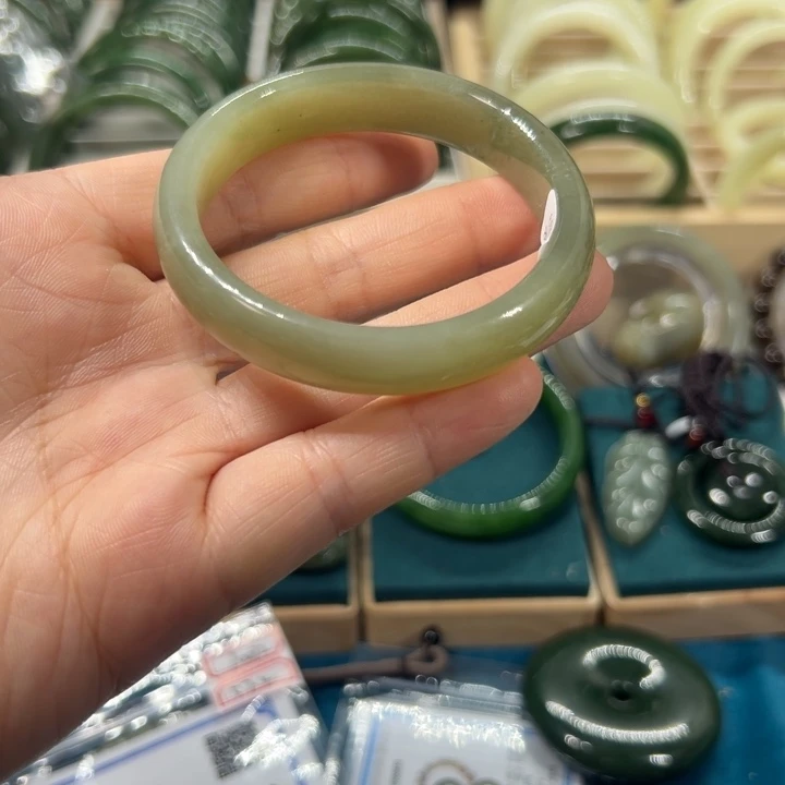 和田玉手镯未镶嵌53圈围00459