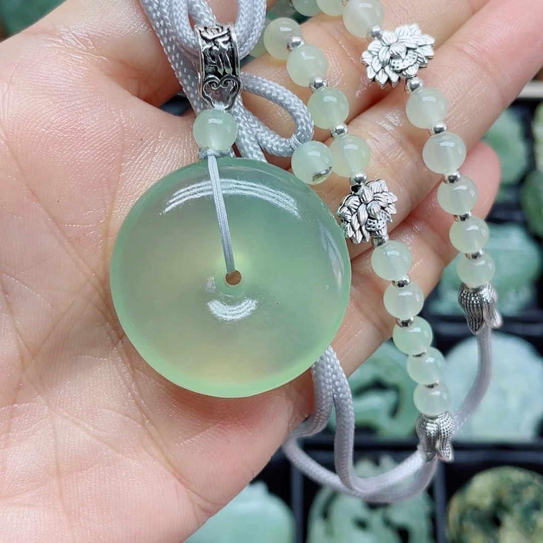 蛇纹石玉未镶嵌颈饰