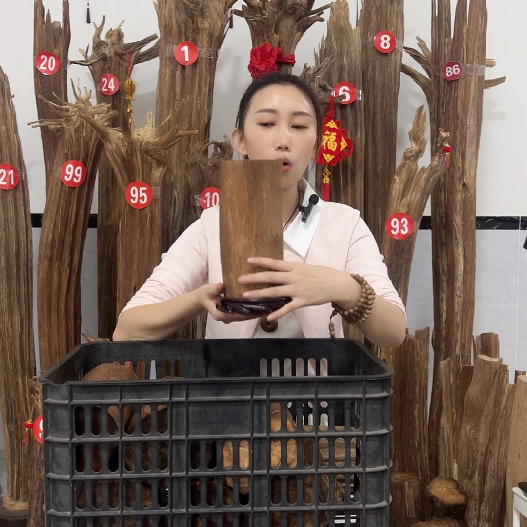 沉香碎屑沉香原材料