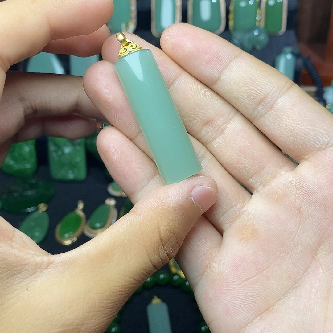 吊坠(不含链)18K金镶嵌和田玉（碧玉）