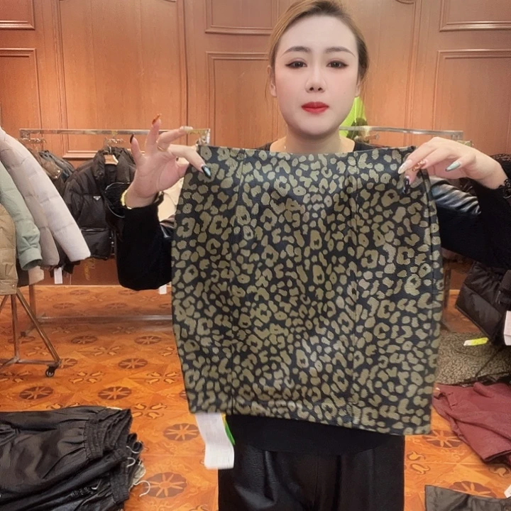 100……110真皮皮裙女