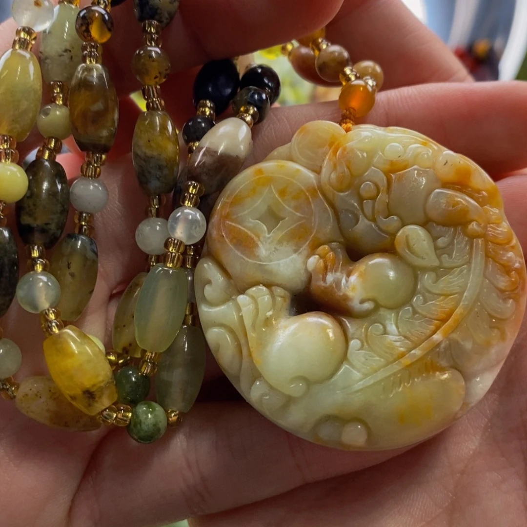 蛇纹石玉吊坠未镶嵌