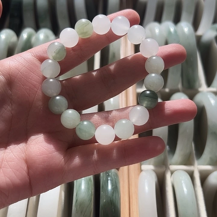 石英质玉未镶嵌手镯