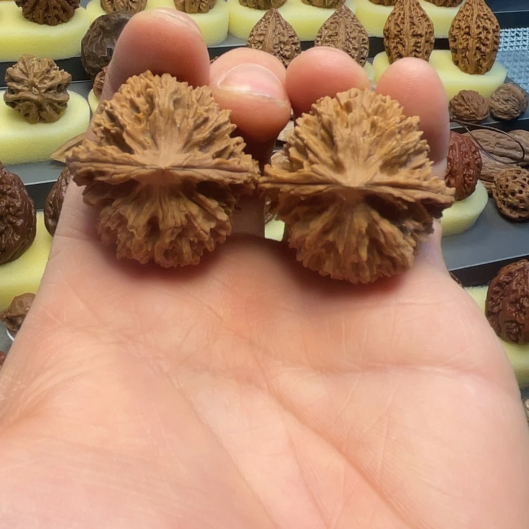 吊坠猴头核桃默认瑕疵对歪文玩核桃36号