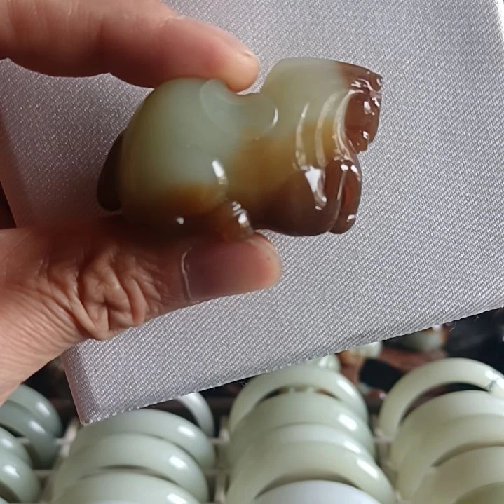 和田玉（糖玉）未镶嵌颈饰