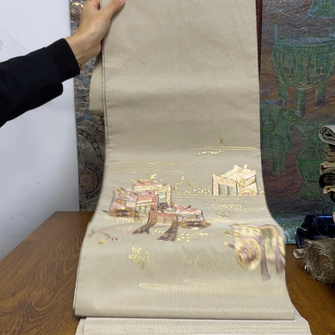 刺绣盘金绣刺绣吊的多