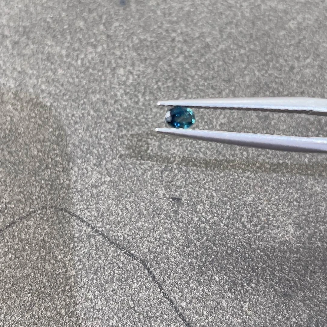 蓝宝石裸石未镶嵌