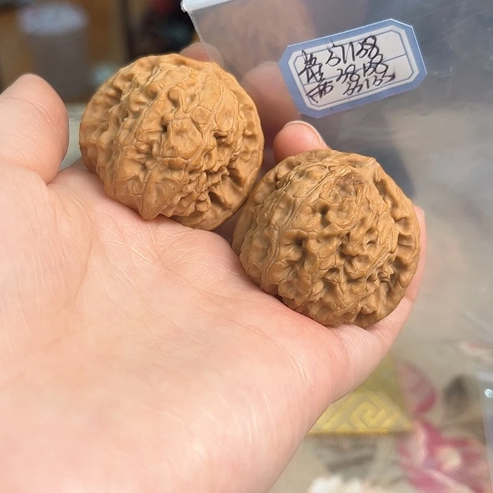 文玩核桃把件白狮子