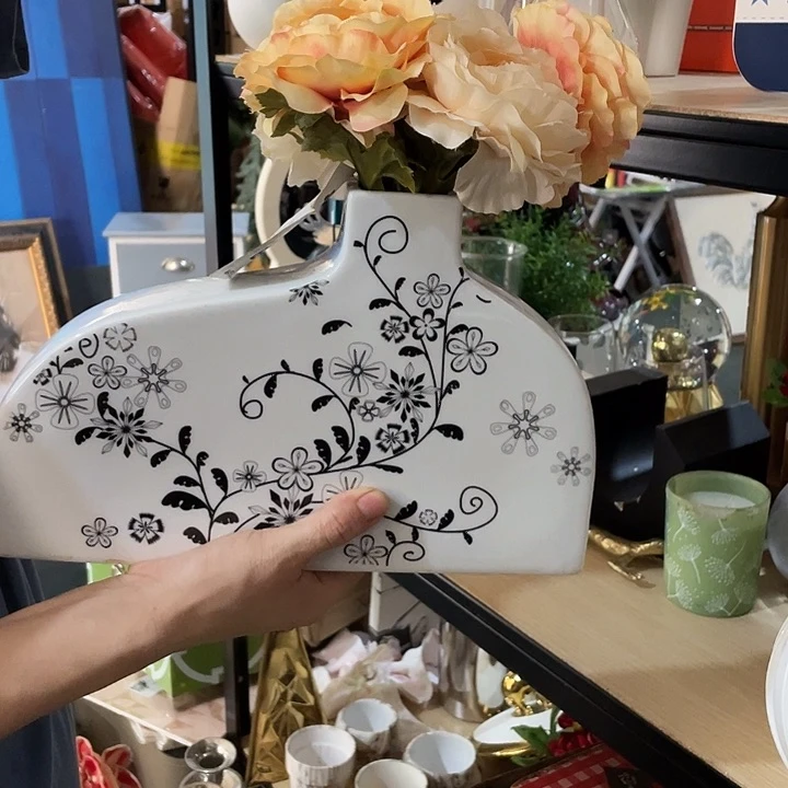 陶瓷花瓶，部分微瑕