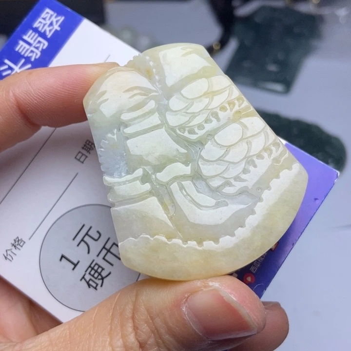 翡翠颈饰未镶嵌翡翠