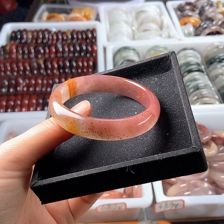 石英质玉未镶嵌手镯