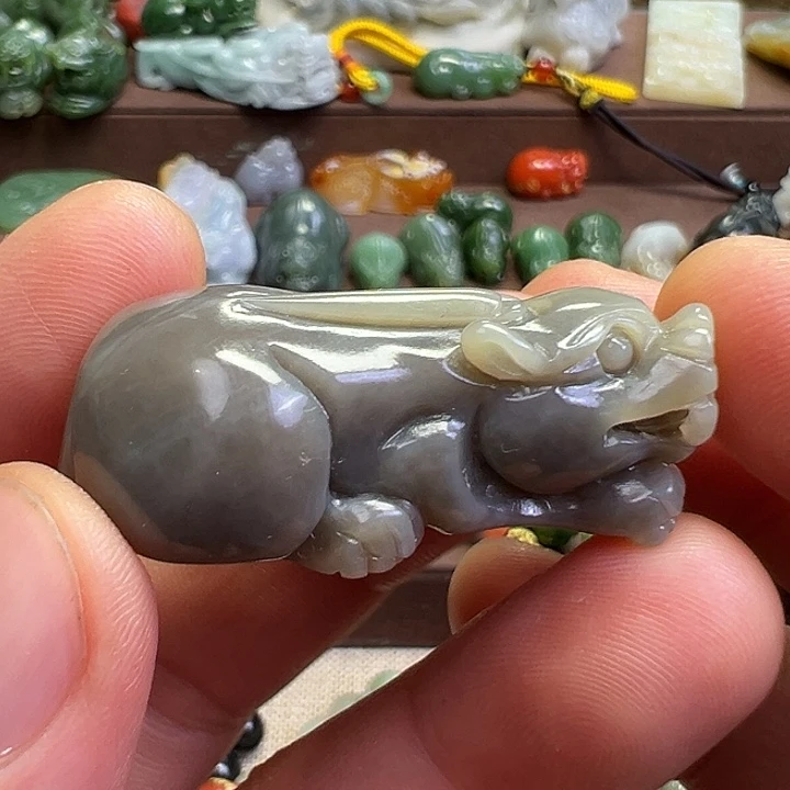 和田玉（糖玉）未镶嵌颈饰貔貅