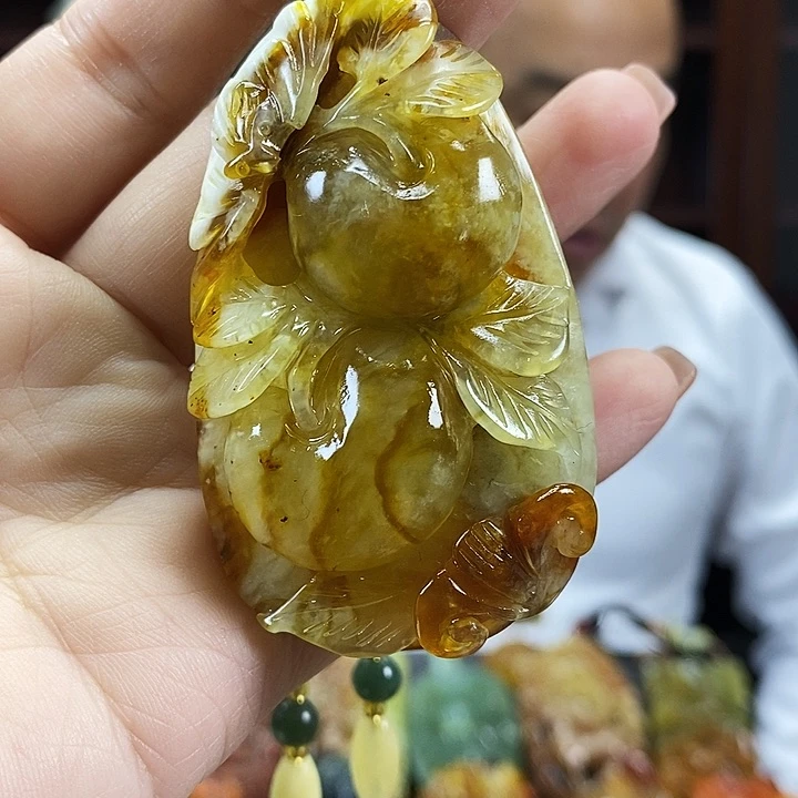 蛇纹石玉未镶嵌吊坠