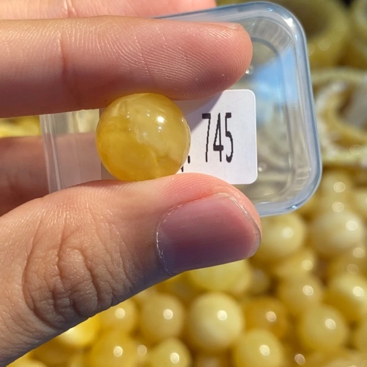 琥珀未镶嵌珠宝奇石745