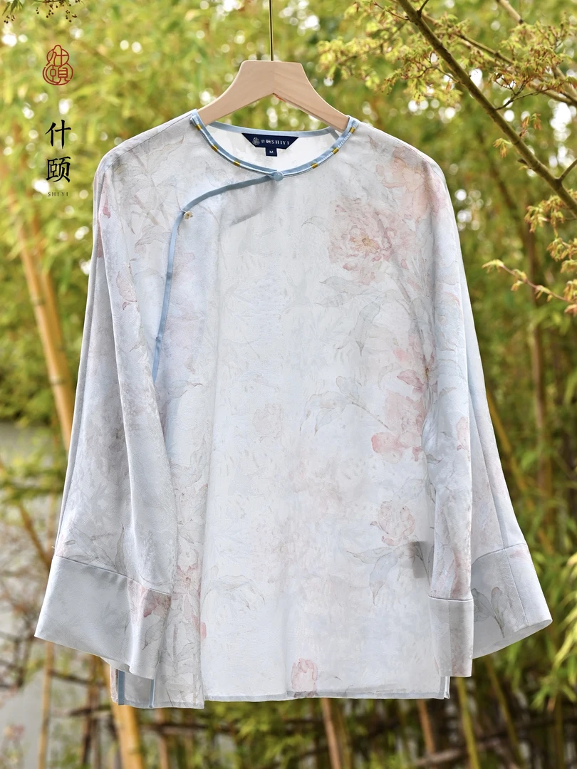 【苏州非遗织造三经绞罗】浅蓝色海棠印花罗圆领斜襟上衣