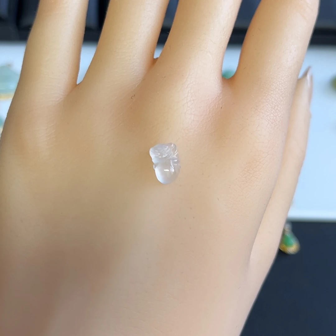 翡翠未镶嵌颈饰裸石仙子