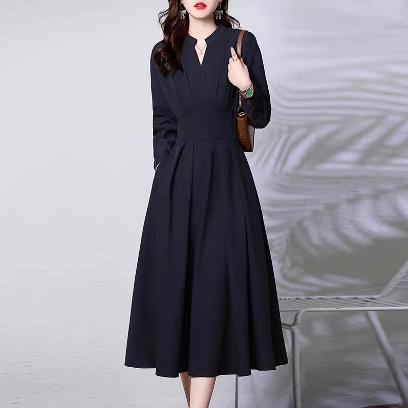 春秋气质绝美连衣裙女2025新款法式长袖收腰显瘦V领洋气减龄裙子