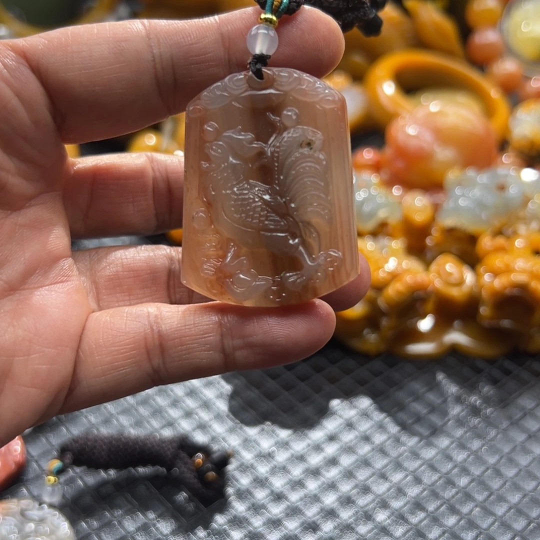 石英质玉未镶嵌颈饰