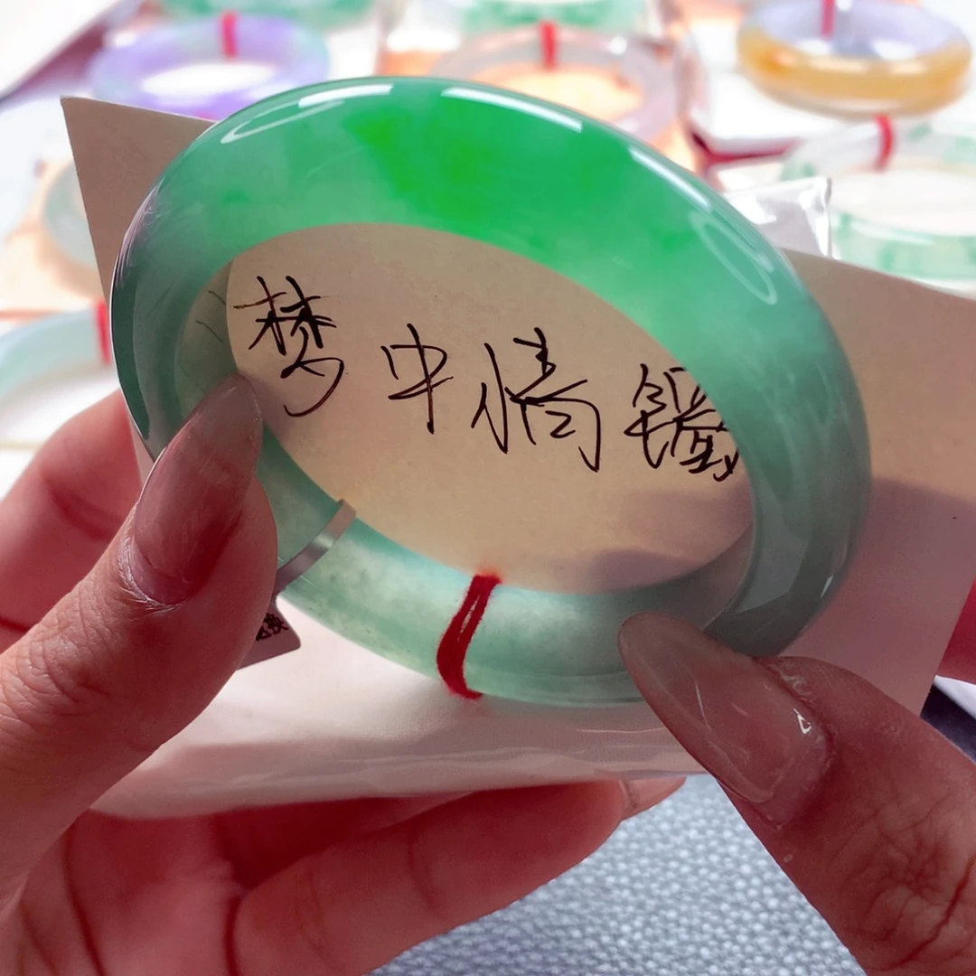 翡翠未镶嵌手镯师妹55.6一步到位正阳绿无结构