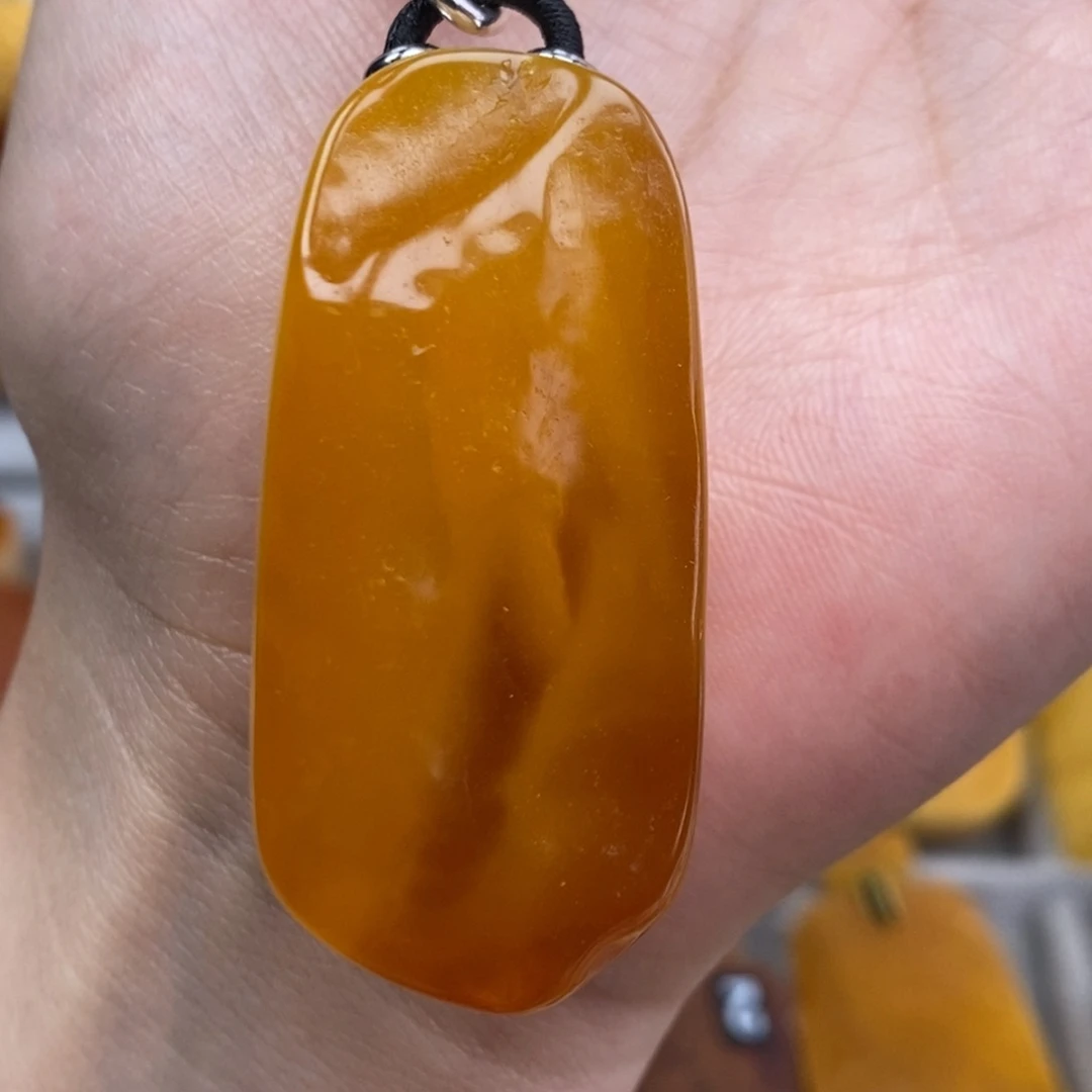 琥珀吊坠(赠链)未镶嵌