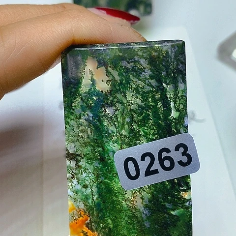 未镶嵌颈饰玛瑙/玉髓三*