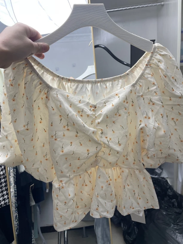 清仓非图片款气质白色短款上衣碎花