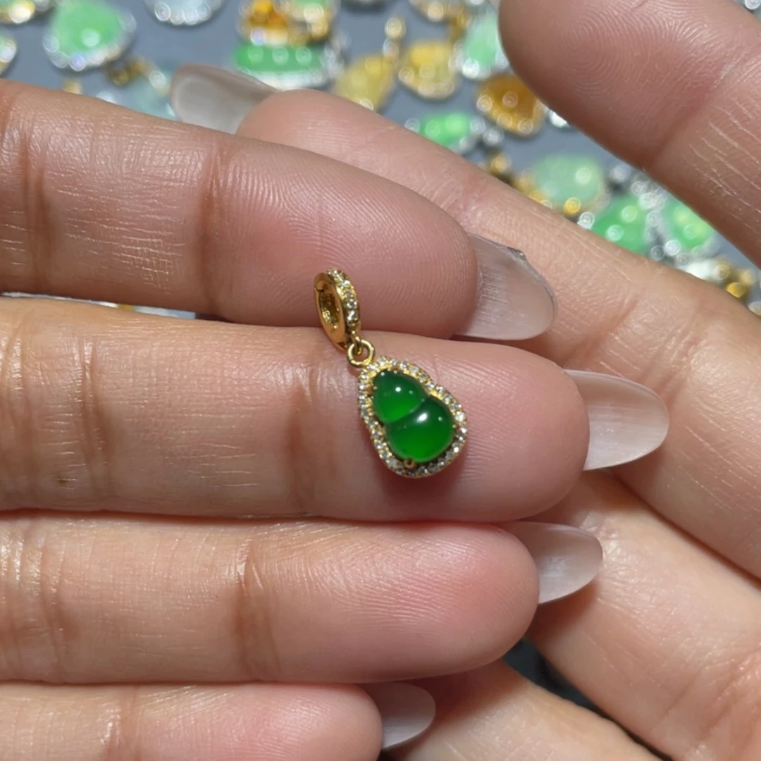 【闪购商品】翡翠吊坠(不含链)18K金镶嵌