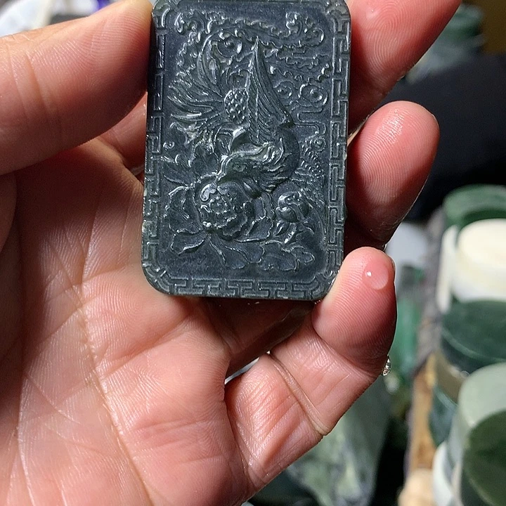 颈饰未镶嵌和田玉（糖玉）