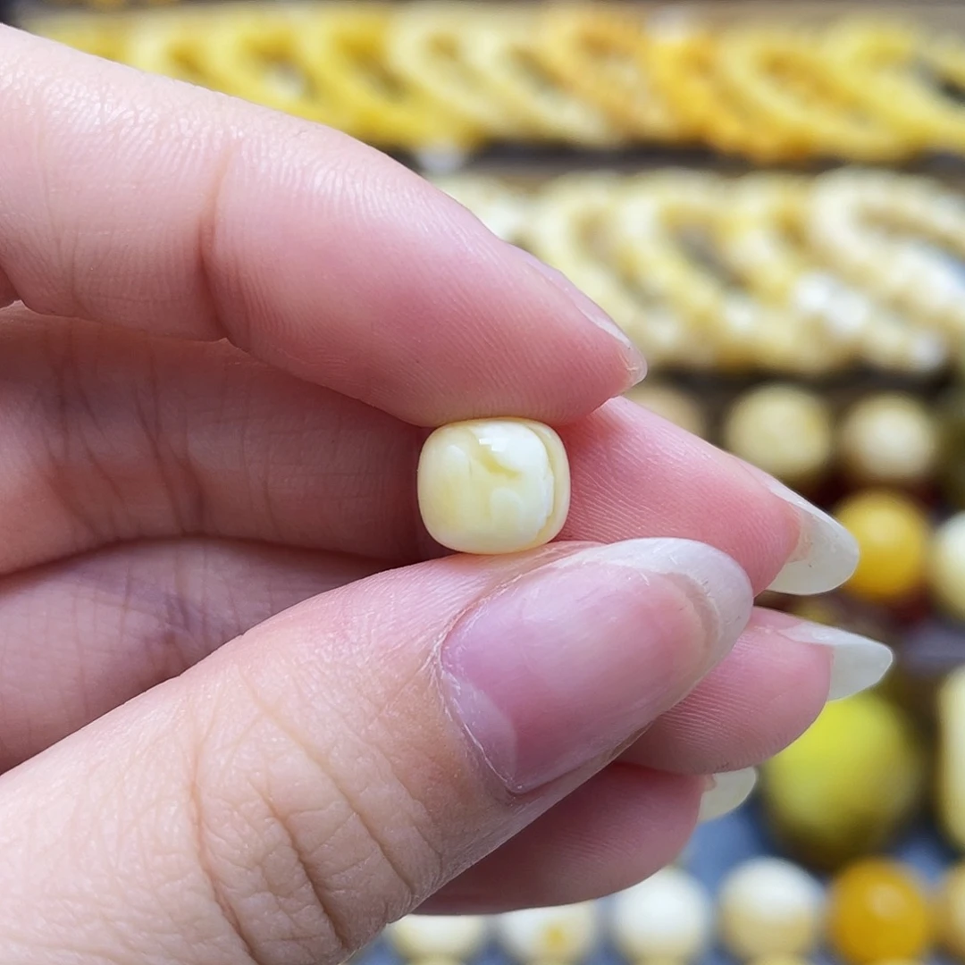 未镶嵌琥珀裸石8.5*7.5mm老型