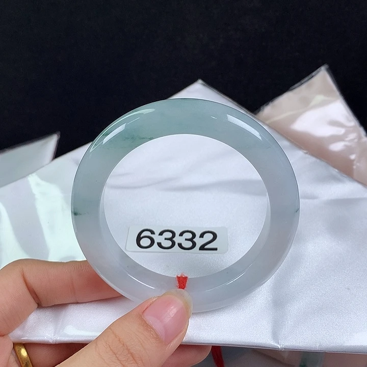 翡翠未镶嵌手镯54圈 糯冰绿花