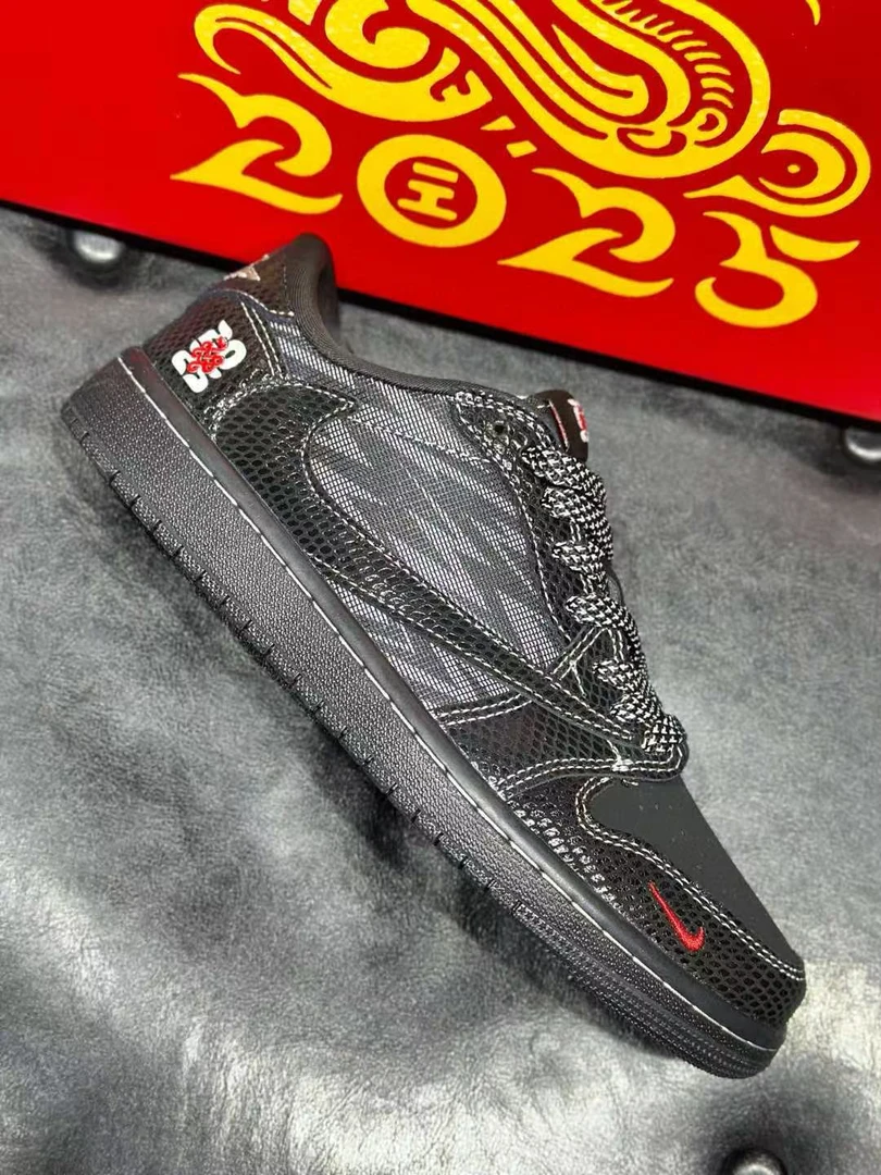 NIKE/耐克Aj1黑武士蛇年限定款男女同款倒勾潮鞋【球鞋定制】