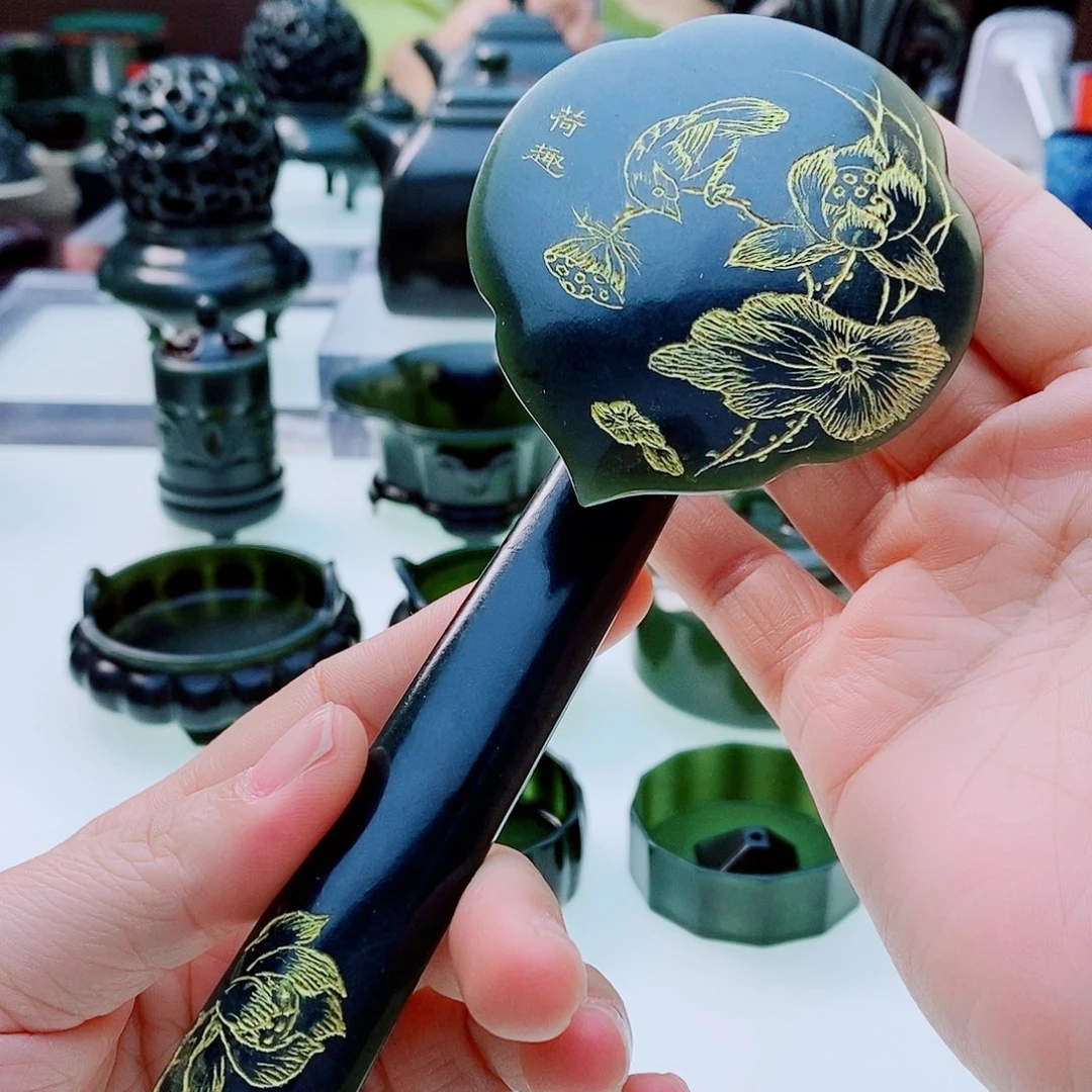 未镶嵌和田玉摆件