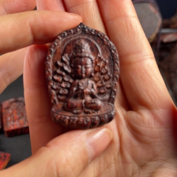 陆***义降真香无事牌红降牌子一块