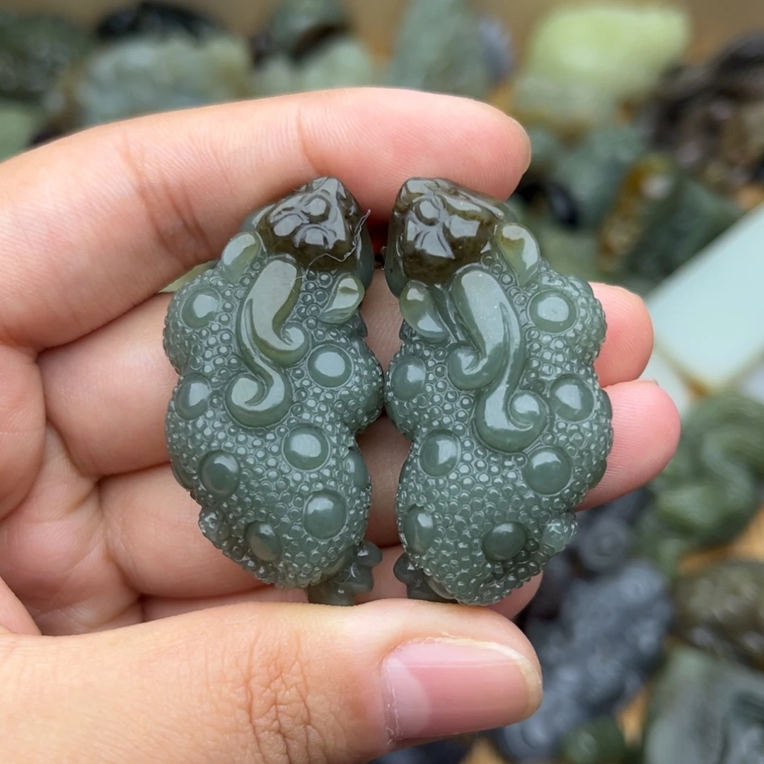 和田玉未镶嵌颈饰